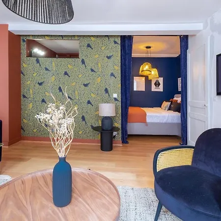 Honore Du Temple Apartment